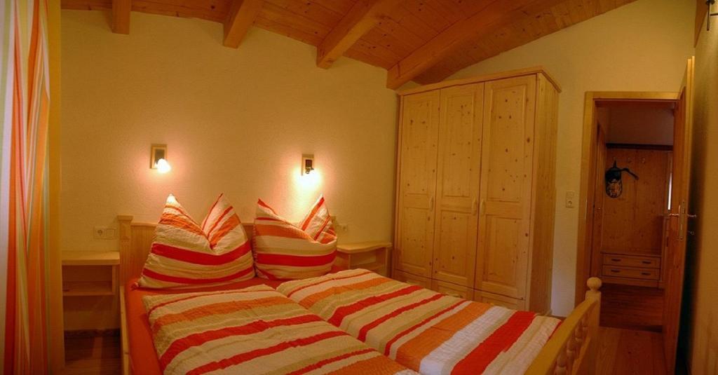 Ferienwohnung Steiner Wald im Pinzgau Værelse billede